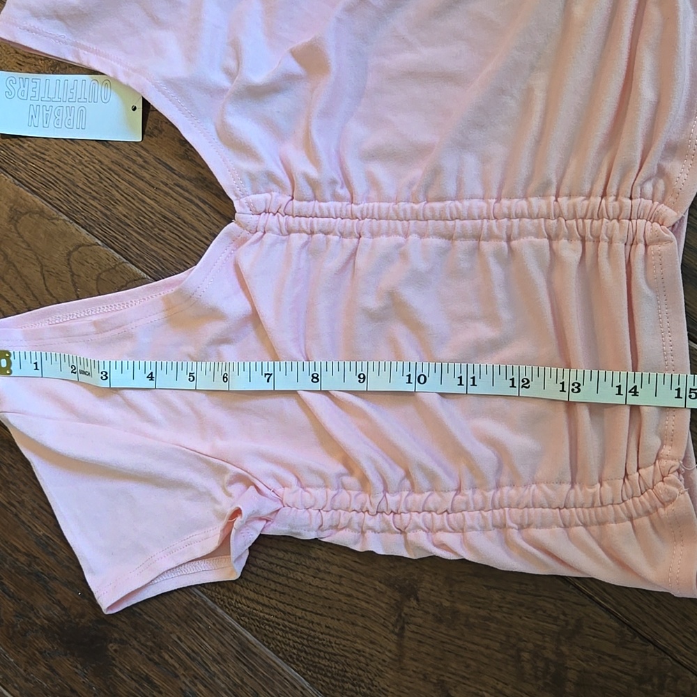 Urban Outfitters Light Pink Ruched V‑Neck Crop Top NWOT - Picture 6 of 6